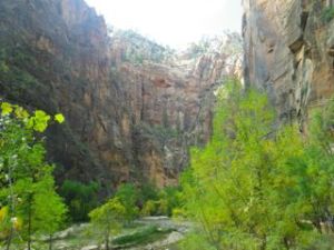 Looking up canyon, it really narrows.