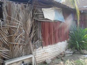 There were four main types of buildings in the 'slum'. The worst, to me, were the ruins of cement construction. Next, the corrugated metal construction. Then cement houses in poor condition. Finally, beautiful houses that would have been into 'my part' of Isla.