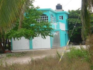 Love the colour of this house.