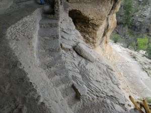 This is the staircase you have to go down to leave the dwelling.