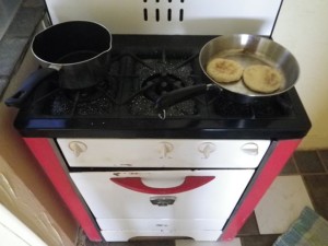 Love the cute stove! All the burners work. I haven't tried the oven yet.